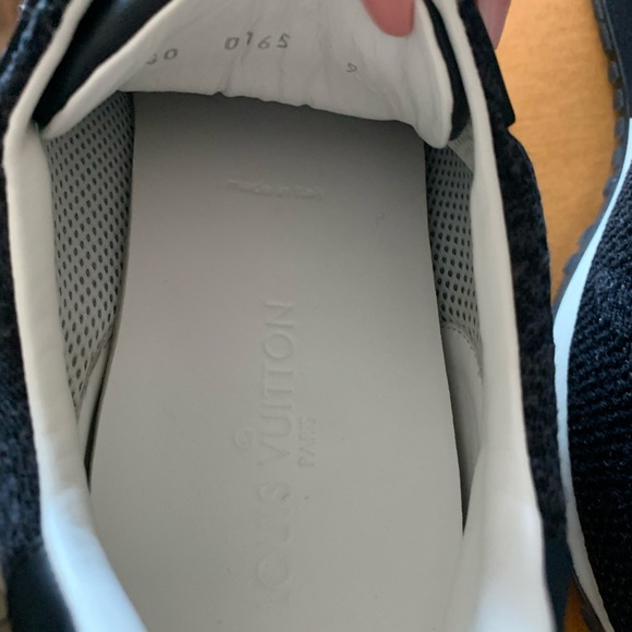LV authentic sneaker - Picture 3 of 5